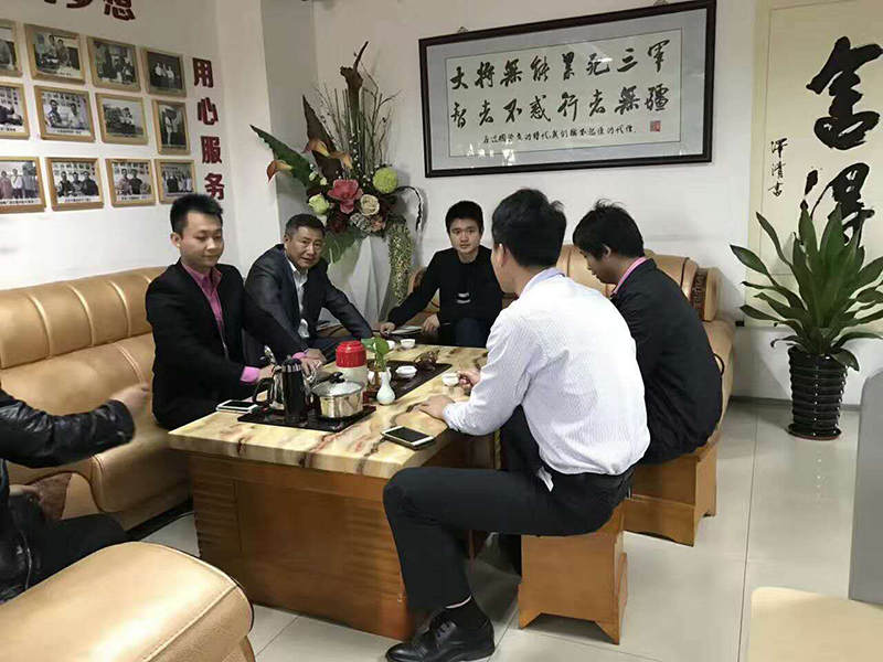 鑄造設(shè)備，鑄造設(shè)備廠家，全自動(dòng)化鑄造機(jī)，水平鑄造機(jī)